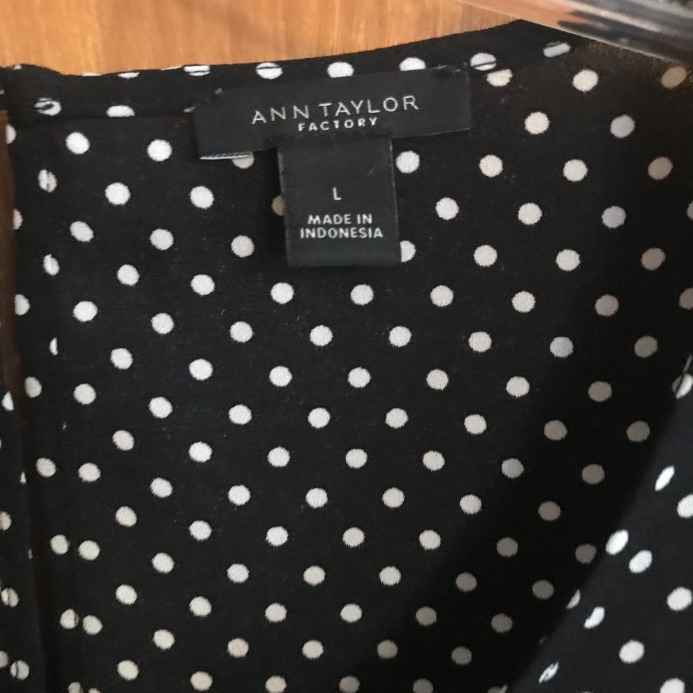Ann Taylor Flutter Sleeve Top Sz. L